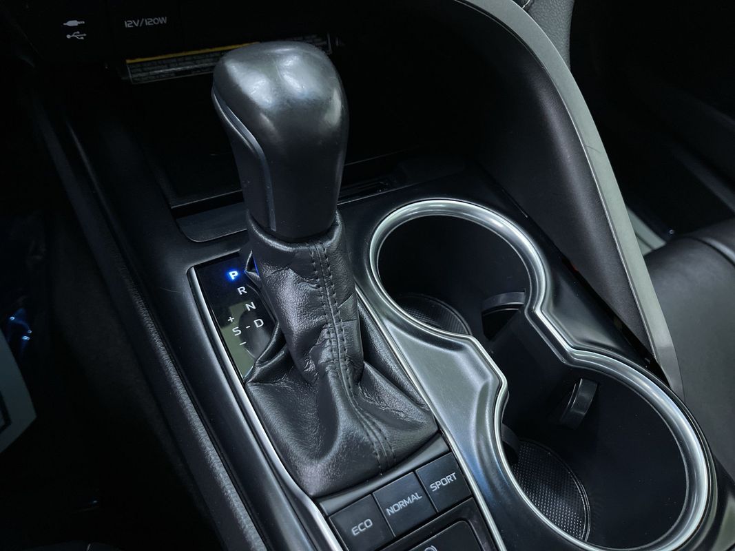 Vehicle image 23 of 29