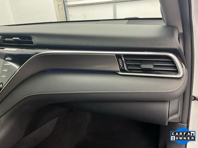Vehicle image 25 of 30