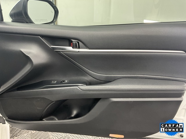Vehicle image 20 of 30