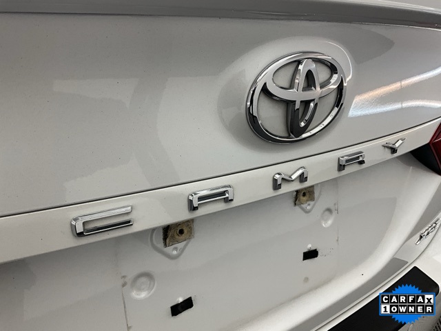 Vehicle image 21 of 30