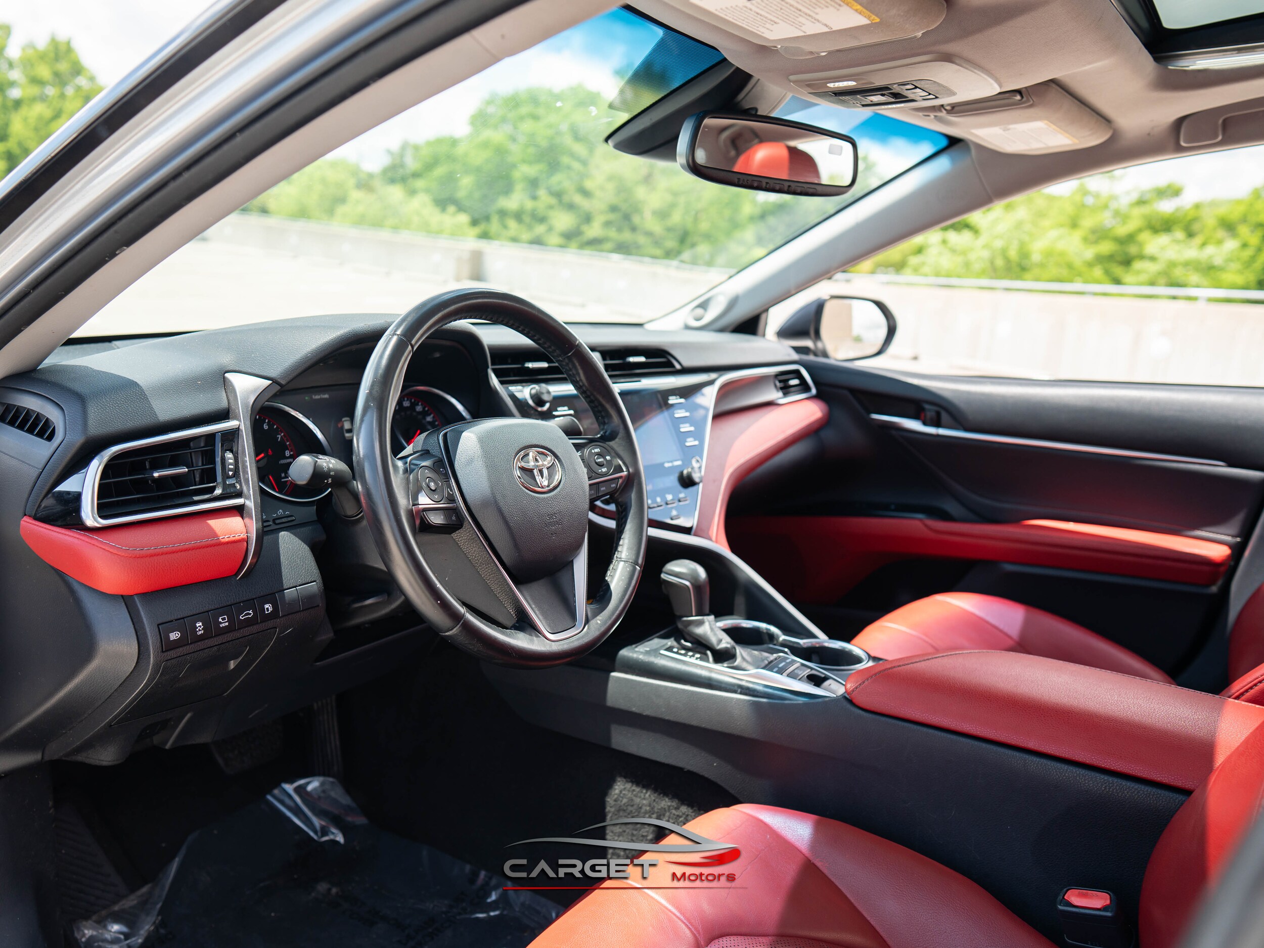 Vehicle image 11 of 48