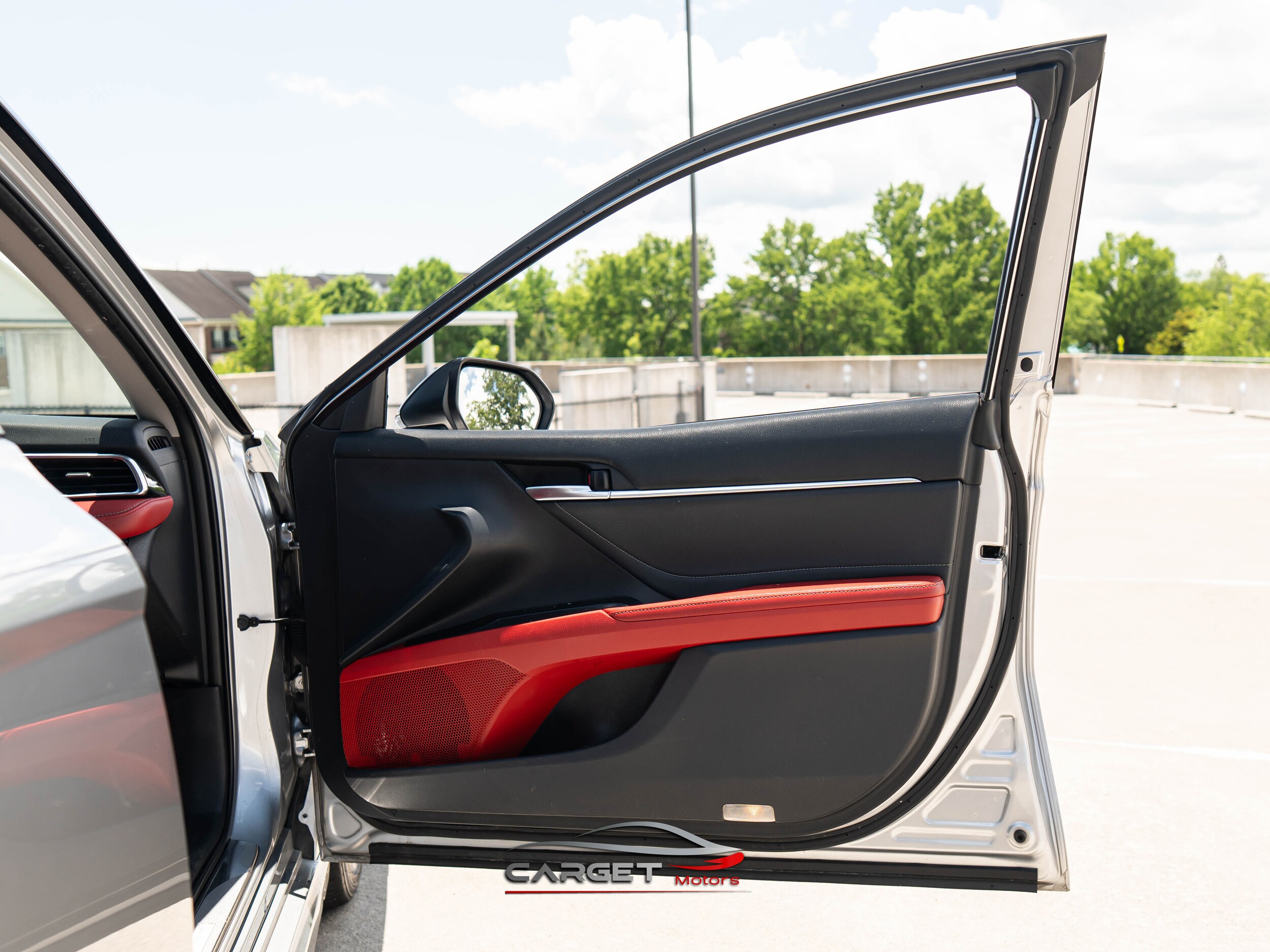 Vehicle image 39 of 48