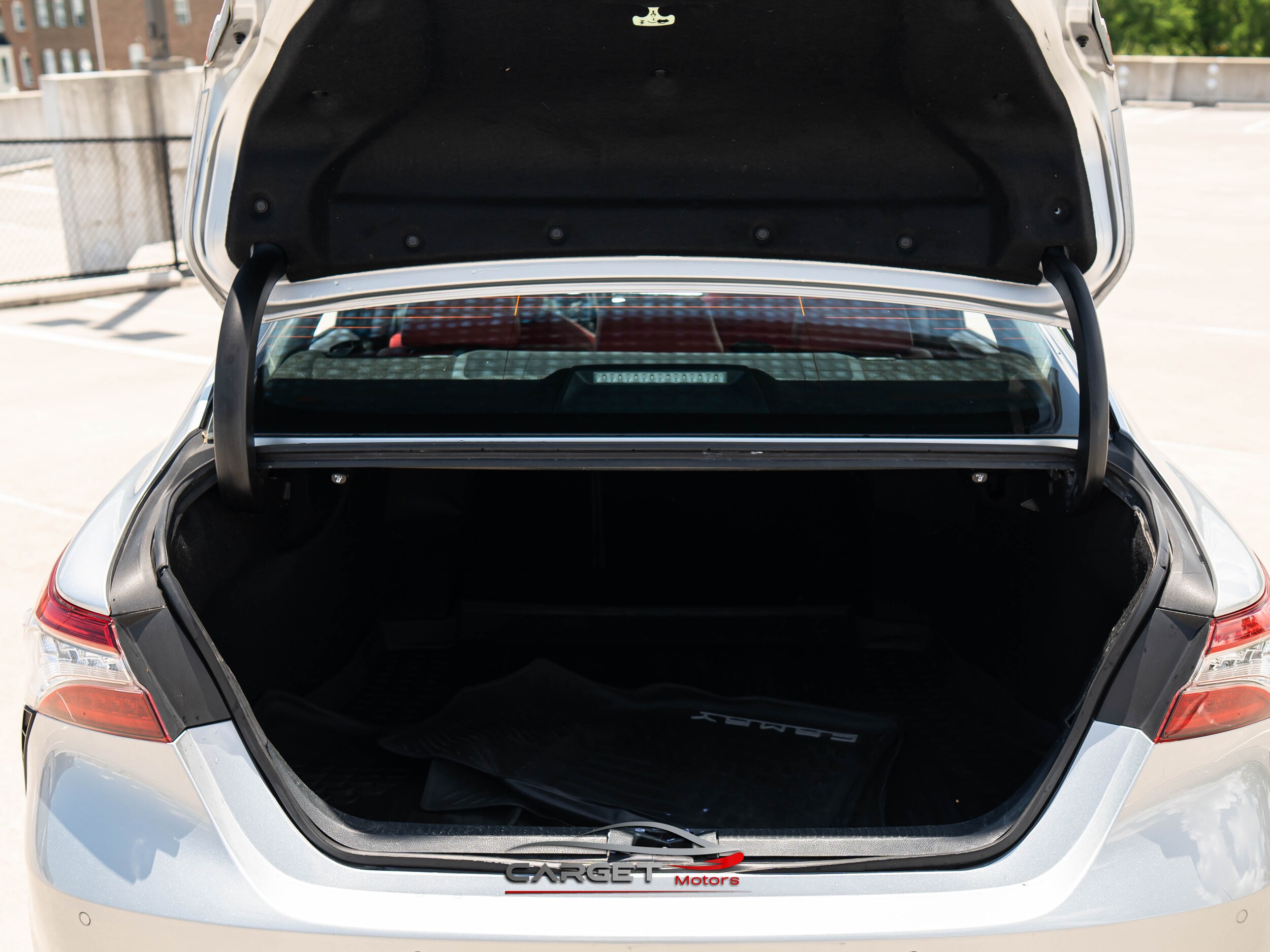 Vehicle image 43 of 48