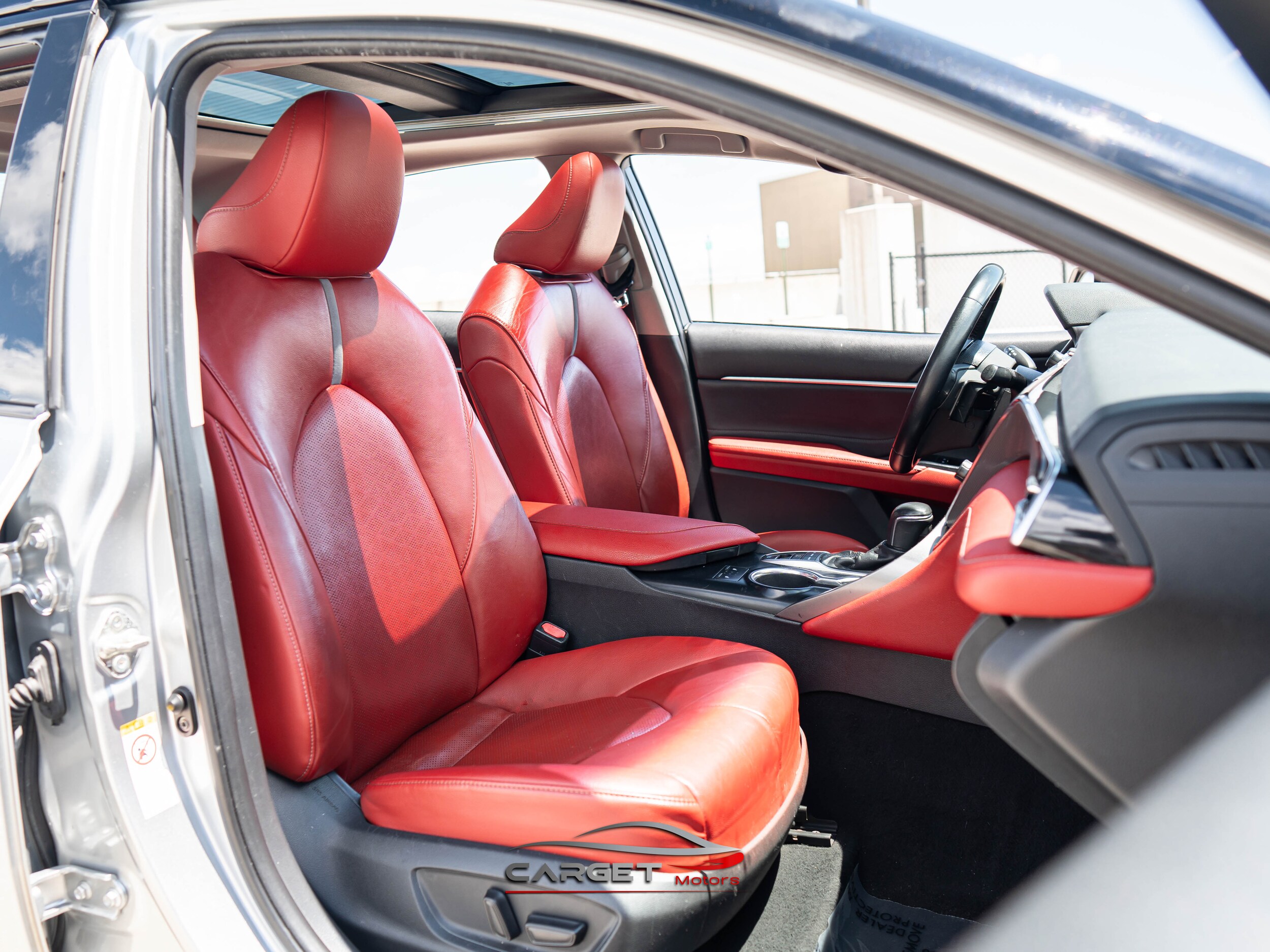 Vehicle image 15 of 48