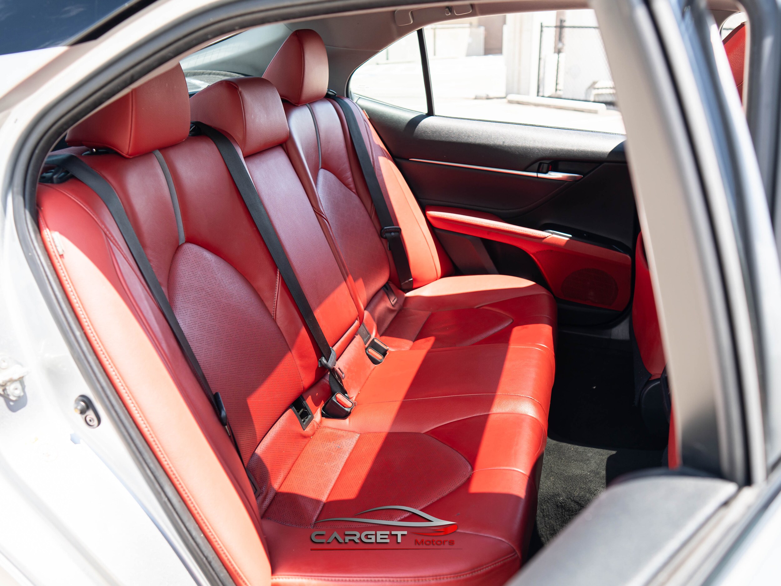 Vehicle image 16 of 48