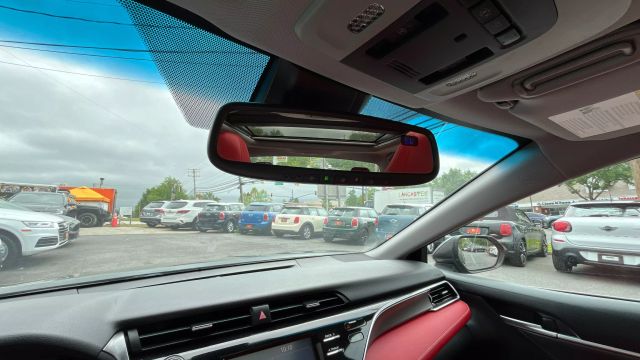 Vehicle image 20 of 30