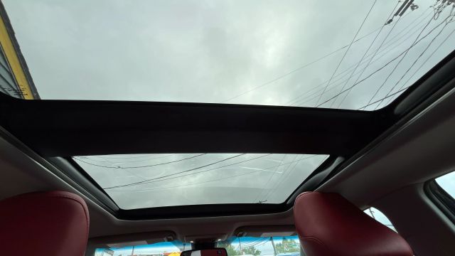 Vehicle image 24 of 30