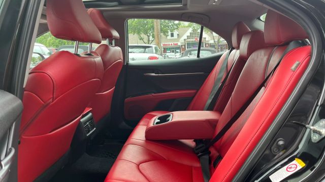 Vehicle image 10 of 30