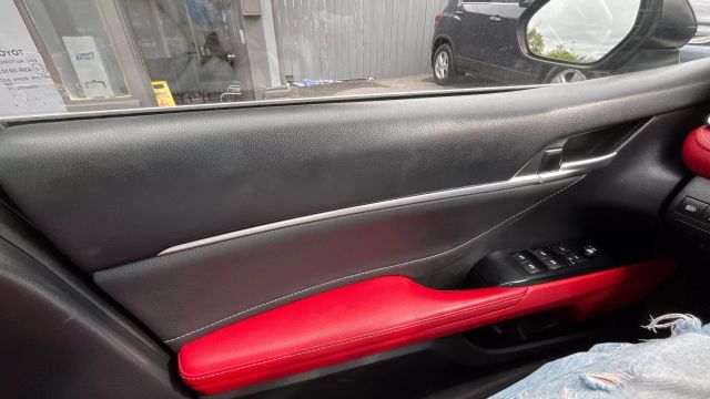 Vehicle image 22 of 30