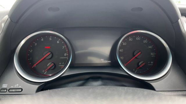 Vehicle image 21 of 30