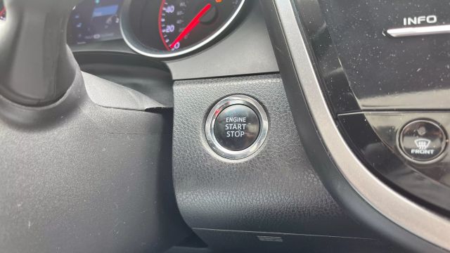 Vehicle image 27 of 30