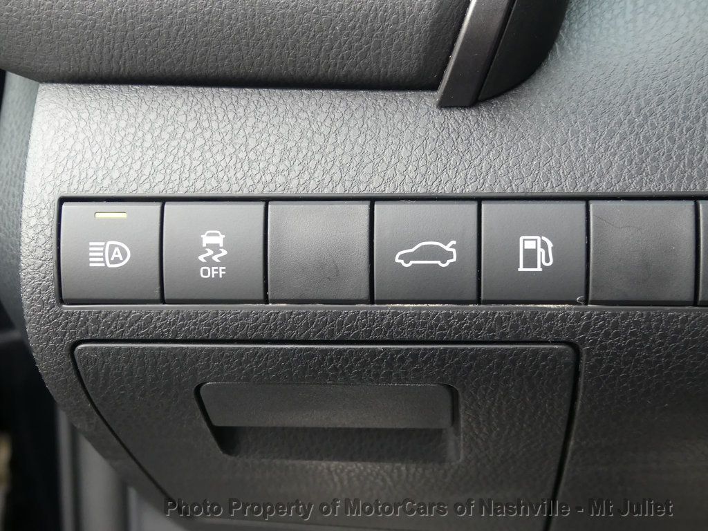 Vehicle image 41 of 46
