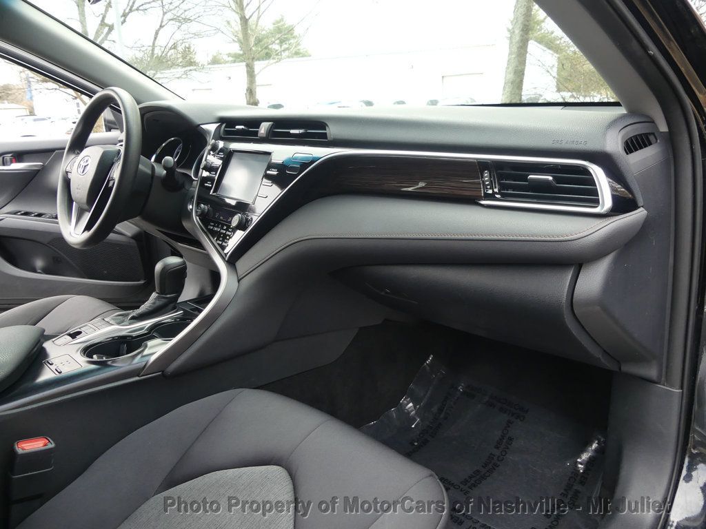 Vehicle image 27 of 46