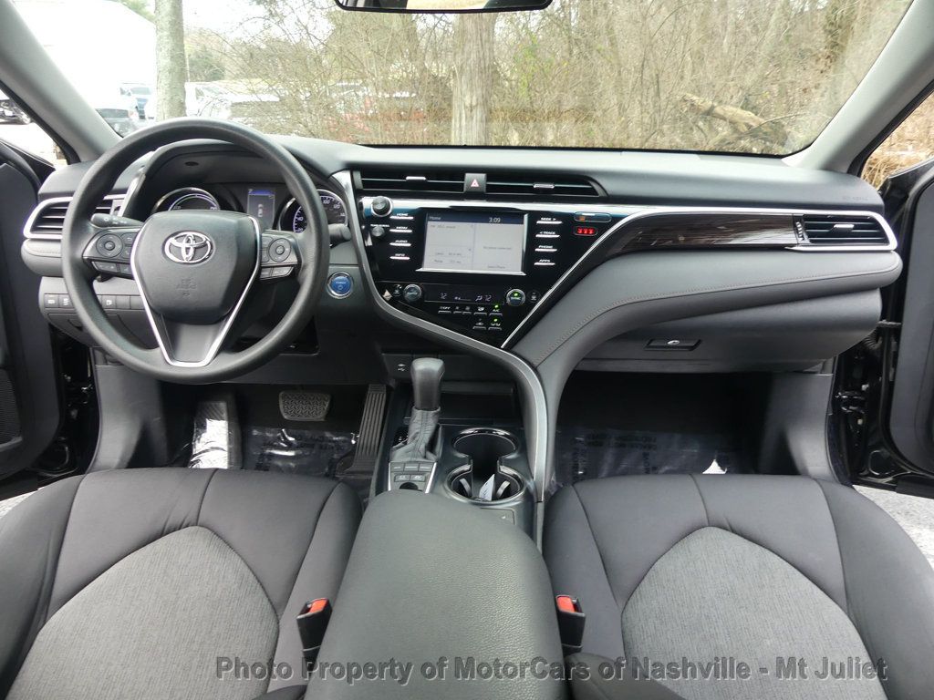 Vehicle image 28 of 46
