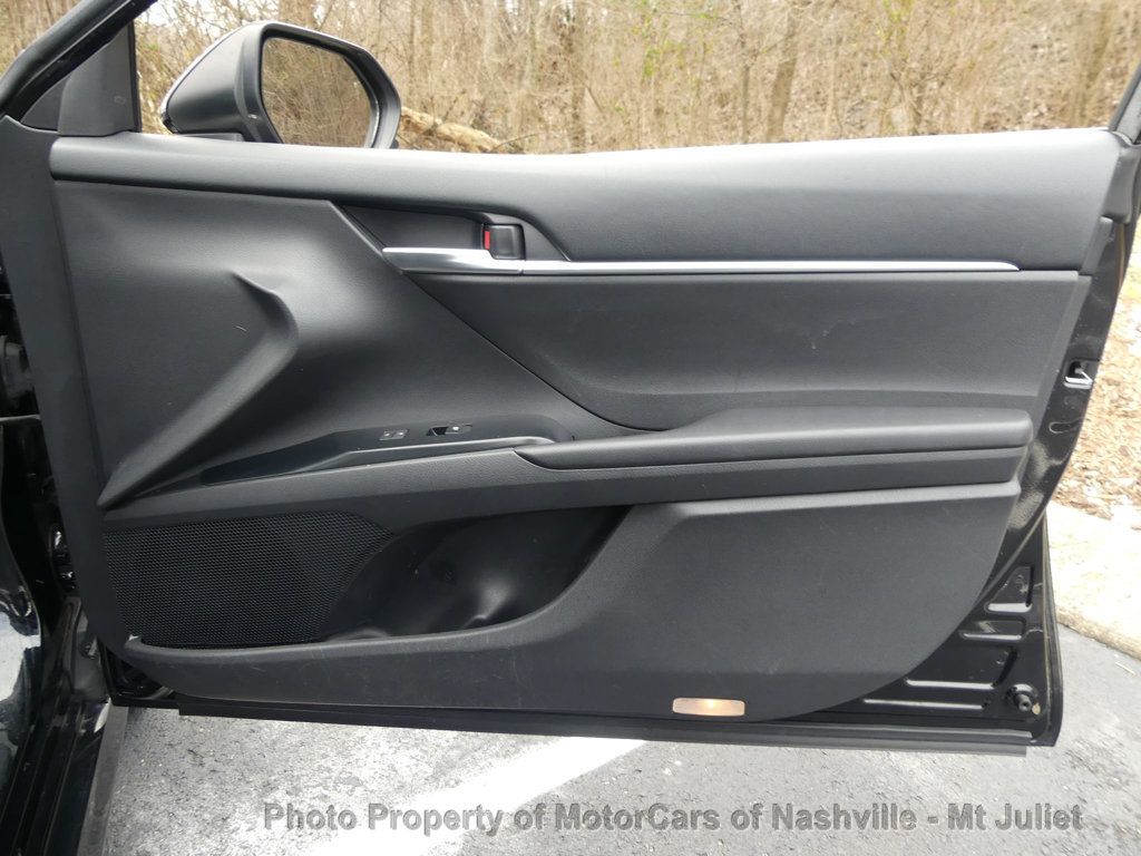 Vehicle image 17 of 46