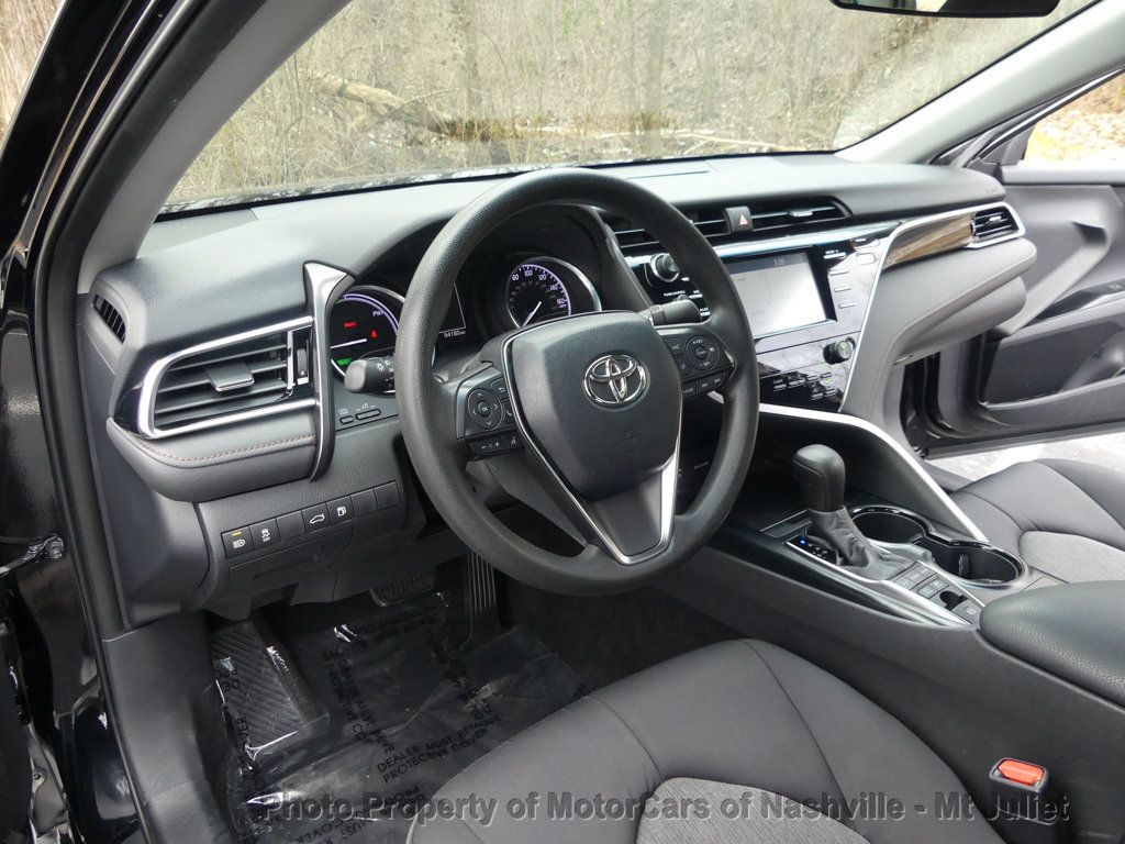 Vehicle image 26 of 46