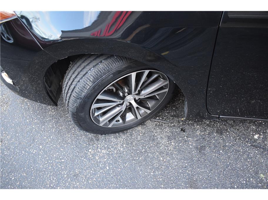 Vehicle image 28 of 31
