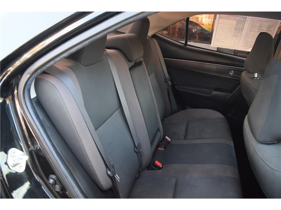 Vehicle image 26 of 31
