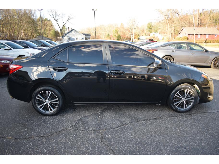 Vehicle image 6 of 31
