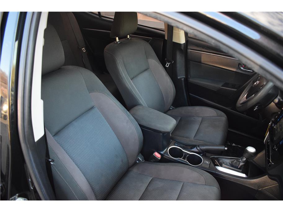 Vehicle image 14 of 31