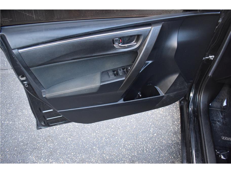 Vehicle image 19 of 31