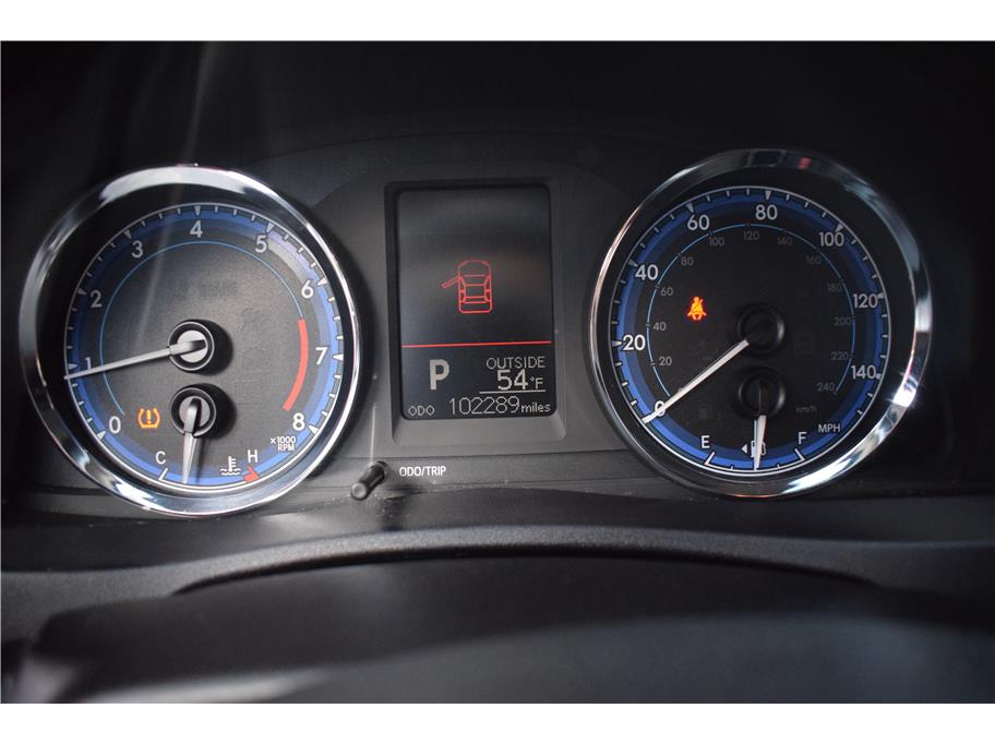 Vehicle image 17 of 31
