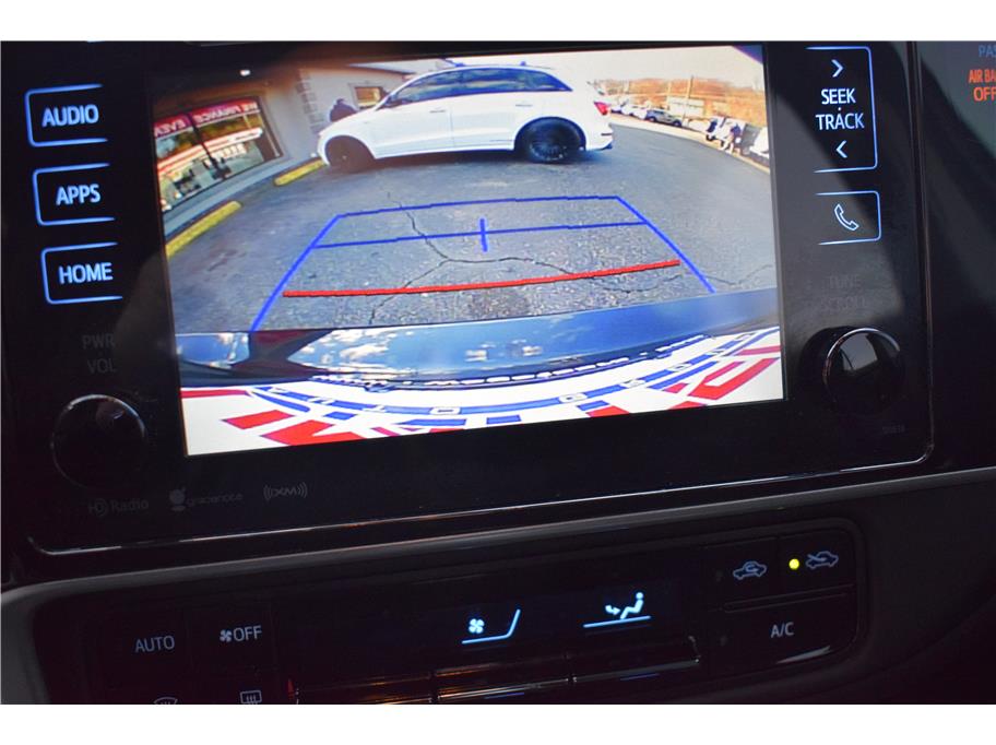 Vehicle image 16 of 31