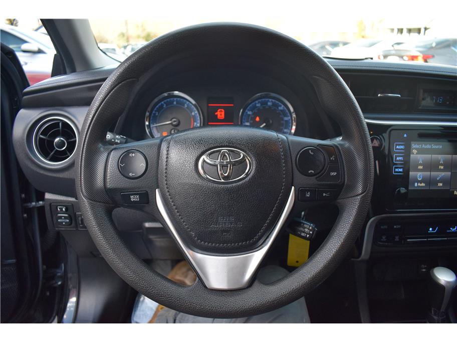 Vehicle image 18 of 31