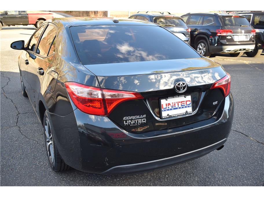 Vehicle image 10 of 31