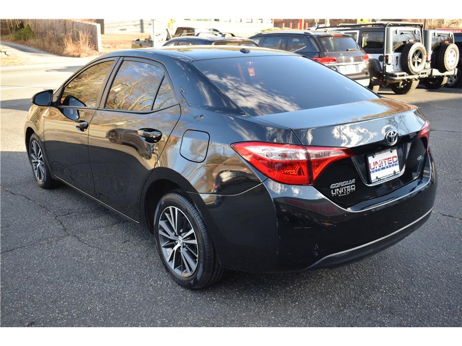 Vehicle image 11 of 31