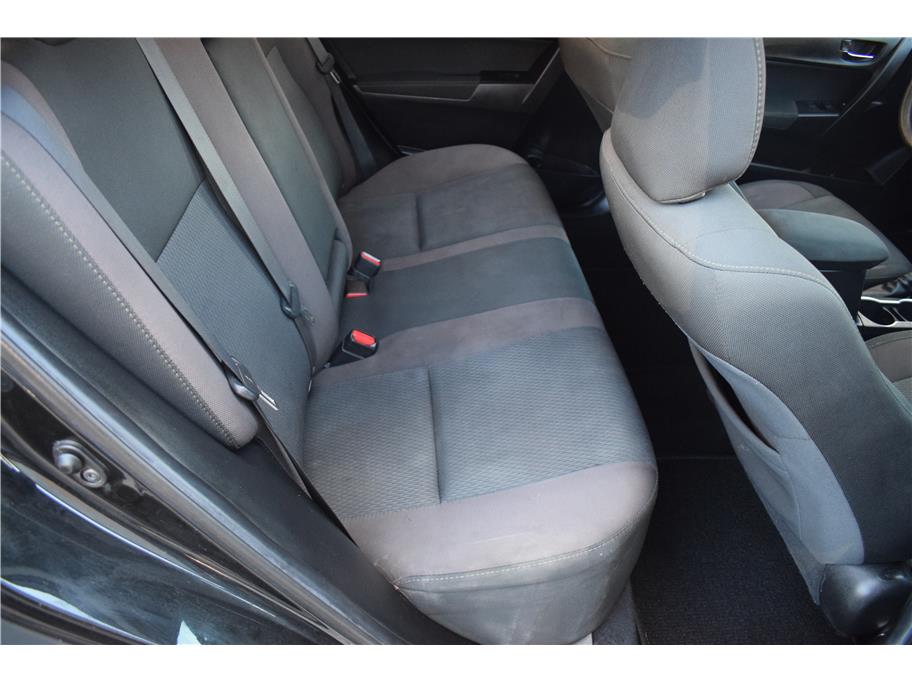 Vehicle image 25 of 31