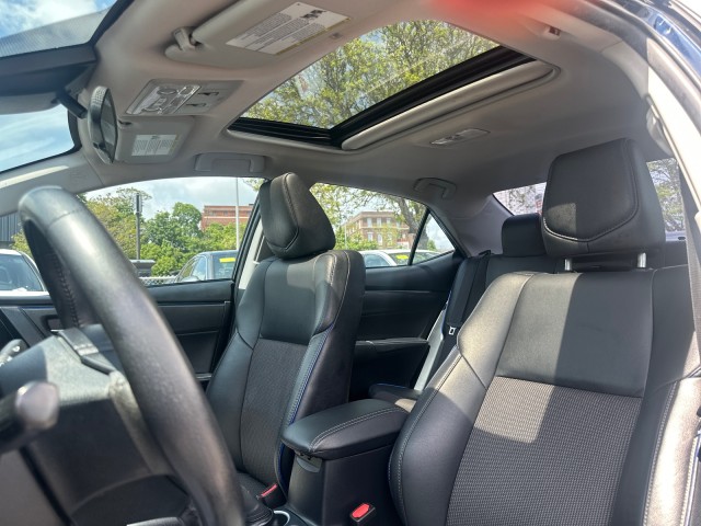 Vehicle image 17 of 31