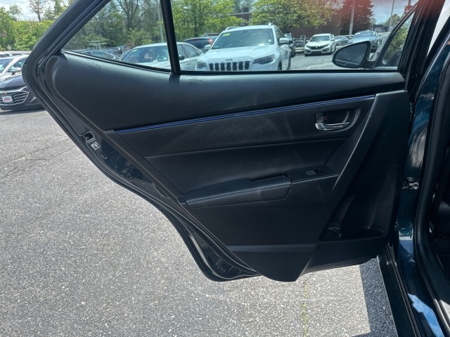 Vehicle image 26 of 31