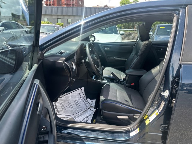 Vehicle image 16 of 31