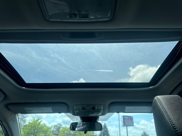 Vehicle image 18 of 31