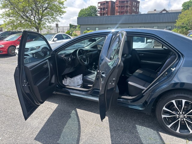Vehicle image 13 of 31