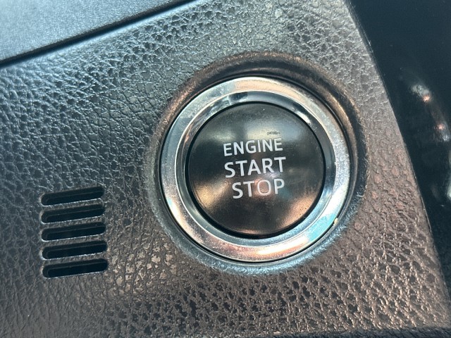Vehicle image 25 of 31