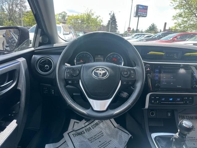 Vehicle image 21 of 31