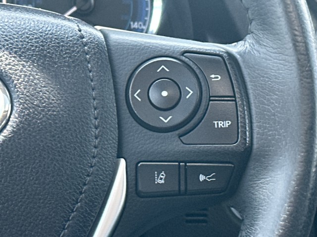 Vehicle image 23 of 31