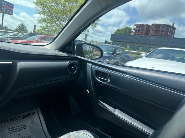 Vehicle image 22 of 31