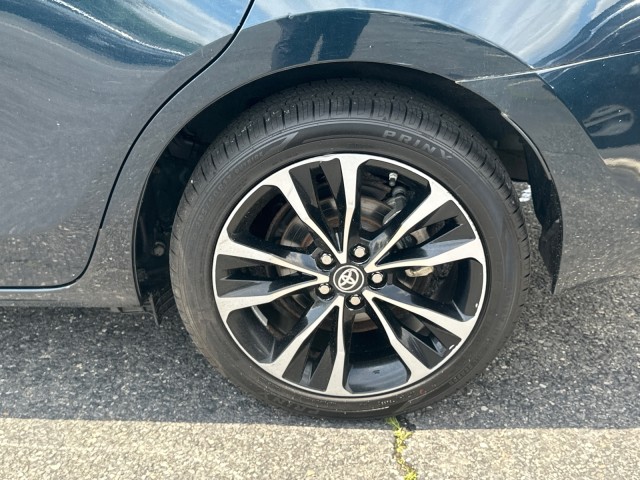 Vehicle image 11 of 31