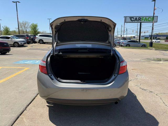 Vehicle image 15 of 48