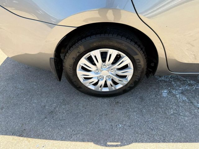 Vehicle image 46 of 48