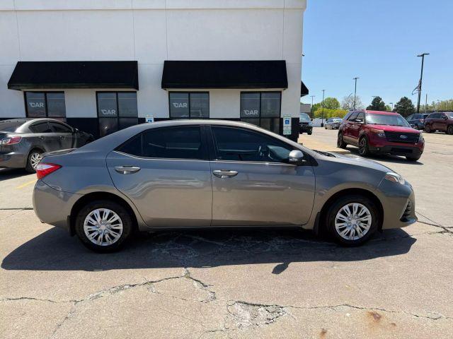 Vehicle image 7 of 48