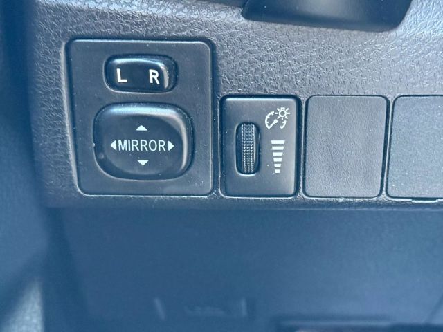Vehicle image 37 of 48