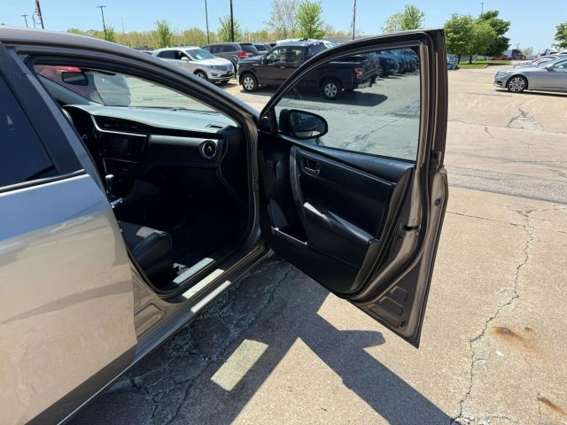 Vehicle image 22 of 48