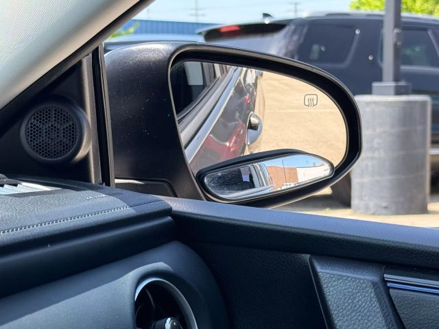 Vehicle image 41 of 48