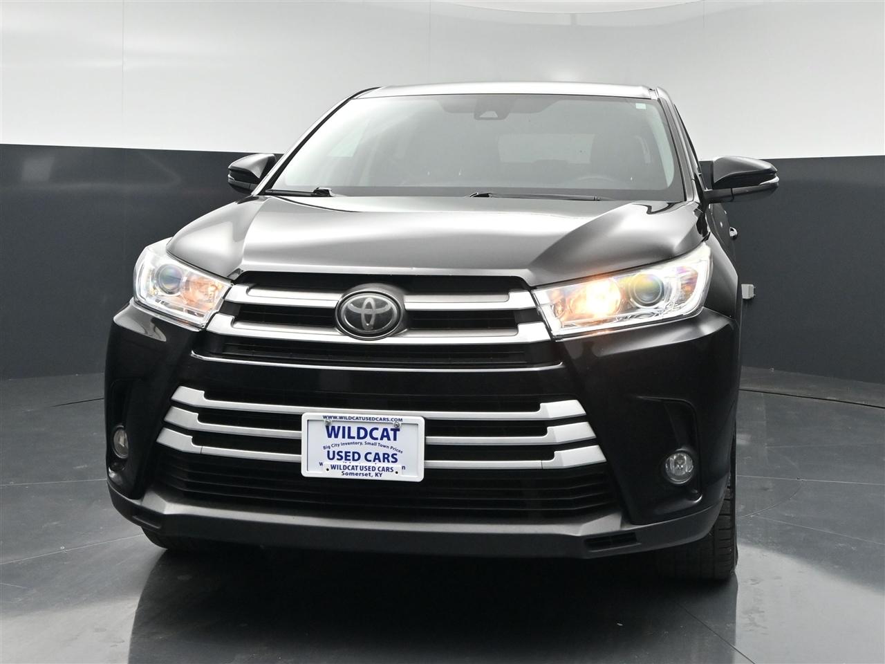 2018 Toyota Highlander LE Plus Image 3 of 30