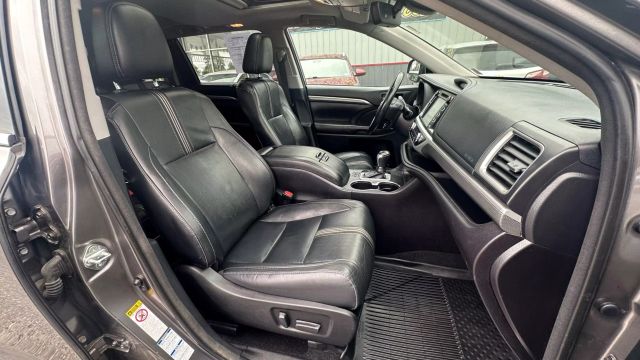Vehicle image 12 of 50