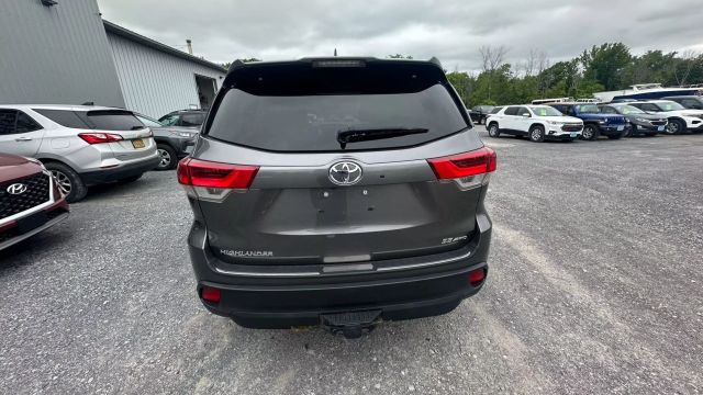 Vehicle image 6 of 50